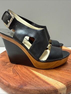 Michael Kors Josephine black leather wedge sandals Sz 11